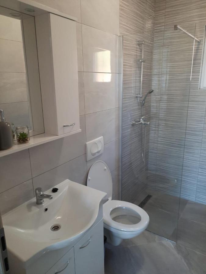 Apartmani Antea Starigrad Paklenica Esterno foto