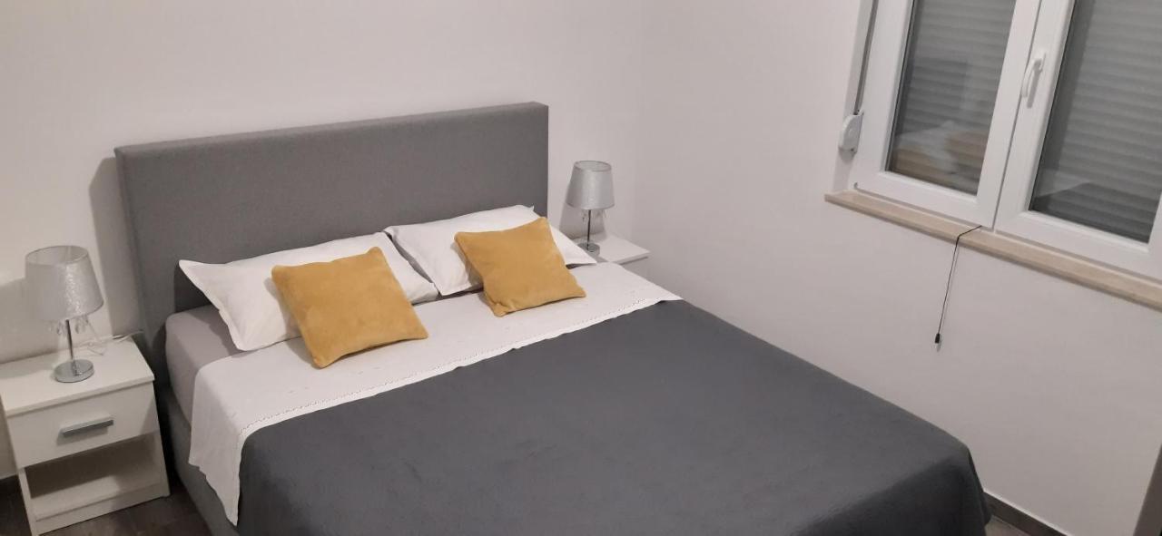 Apartmani Antea Starigrad Paklenica Esterno foto